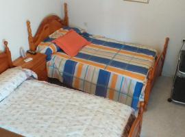 Ξενοδοχείο φωτογραφία: Room in Holiday house - Habitacion Privada Doble Toledo