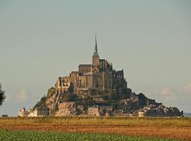 A picture of the hotel: Gîte à 1,9 km du Mont St Michel