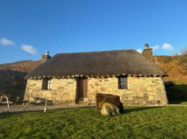 호텔 사진: Tigh Mairi at Mary's Thatched Cottages