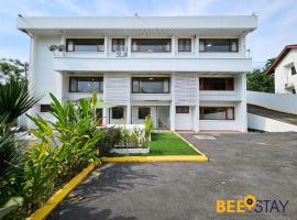 ホテル写真: Bangsar Three Storey Luxury Landed House 19PAX