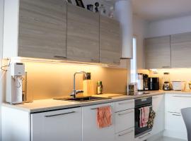 Modern semi-detached house with wonderful location!, ξενοδοχείο στο Ροβανιέμι