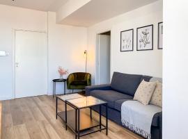 Hotel Foto: Phaedrus Living: Ourania City Heights Flat