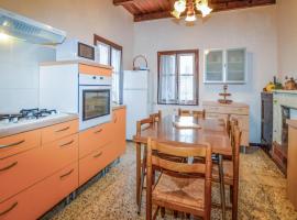 Hotel foto: Lovely Home In Anghione With Kitchen