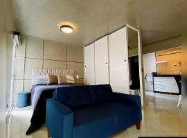 Hotel fotografie: Chic Retrofit Design com vaga de garagem