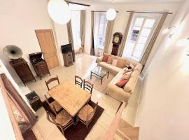 Zdjęcie hotelu: ApartHotel Riviera - CCC OT Loft du Chateau Old Town Prom des Anglais