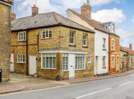 Hotel Foto: 2 Bed in Crewkerne 88437