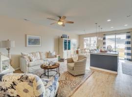 Ξενοδοχείο φωτογραφία: Sweet Dreamin Townhome about 7 Mi to Beach!