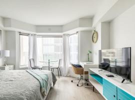 รูปภาพของโรงแรม: Simply Comfort Suites - Modern Studio in Yorkville