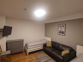 รูปภาพของโรงแรม: Schöne 2 Zimmer Apartment in Uerdingen Nähe Düsseldorf