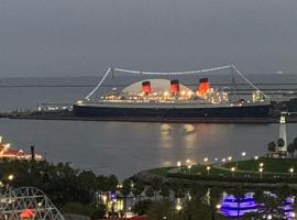 Hotel Foto: STUDIO- Sleeps 2 with Queen Mary and Ocean View