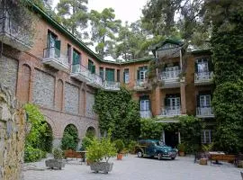 New Helvetia Historic Hotel