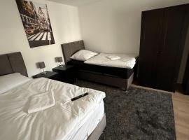 ホテル写真: bee Apartment 10 Betten für Gruppen & Monteure PS5