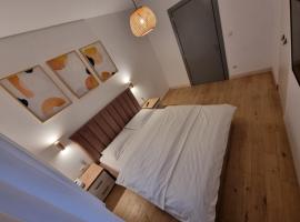 A picture of the hotel: Ultra-Central 1 Bed Apartment, str Nicolae Iorga