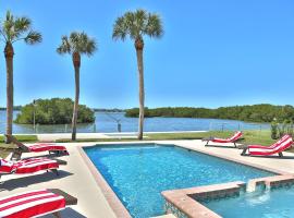 Foto do Hotel: Oceanfront home with heated pool