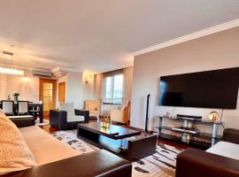 Foto di Hotel: Amazing Luxury 4 BR Apt 200m2 at Fenerbahçe, Best Location