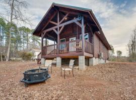 Foto do Hotel: Troy Cabin with River Access Fish, Kayak and More!