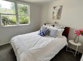 A picture of the hotel: Herne Bay 1 Bedroom Apartment - Stay Auckland