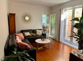 Hotel Photo: Lovely Victorian Terrace - Entire home