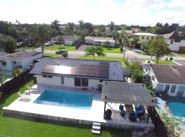 Foto do Hotel: Modern pool home on the lake near Hardrock FLL airport