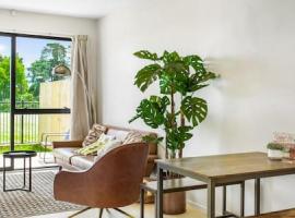 Foto do Hotel: Urban Pulse Townhouse with parking