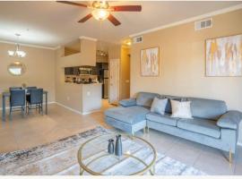 Hotel foto: Modern 2BR-2BA Condo Pool, Parking & Gym Near Papago Park