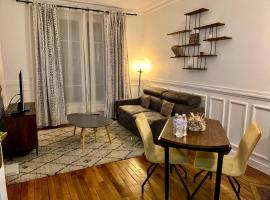 A picture of the hotel: Appartement cosy proche Paris