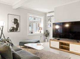 Zdjęcie hotelu: Stylish and spacious apartment in city center