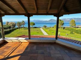 Hotel fotoğraf: Beachfront Villa Tranquility