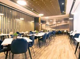 Atour Hotel (Turpan Wenhua West Road)