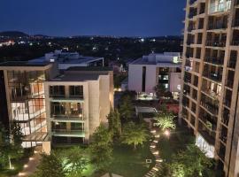 酒店照片: Stunning Apartment in The Capital Trilogy Menlyn Maine Residences - Apartment 721