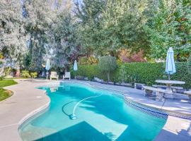 Ξενοδοχείο φωτογραφία: Bright Clovis Home with Billiards and Private Pool!