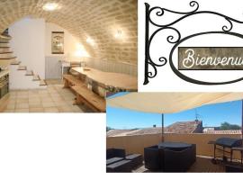 รูปภาพของโรงแรม: Maison terrasse barbecue à 1 tram de Montpellier et 20 min des plages