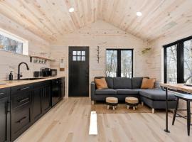 Hotel fotoğraf: *Tiny House Luxury Getaway: Solo Stove, Adventure*