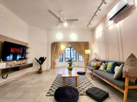 Hotel Photo: NEW! Petaling Jaya Landed Home next to Paradigm Mall, LDP, 5 Bedroom for up to 18Pax