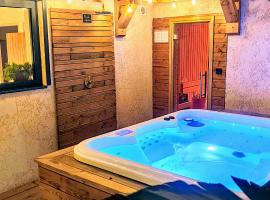 Foto di Hotel: Cocon Nature Montpellier - Jacuzzi & Sauna - 300m du Tramway