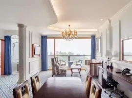 GoldOne Hotel & Suites