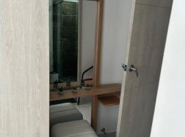 Hotel fotoğraf: Habitación con baño Privado