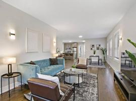 Zdjęcie hotelu: Charming & Spacious 2BR Apartment in Chicago - Hartrey 3S