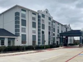 Super 8 by Wyndham San Antonio/Alamodome Area