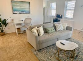 New ATL Dwntwn Condo with Balcony 2, hotel in Atlanta