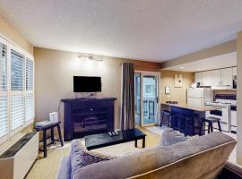 Condo 503 at North Creek Resort, Hotel in Blue Mountains