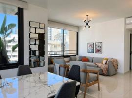 A picture of the hotel: Elevated 2BR living in Hamra
