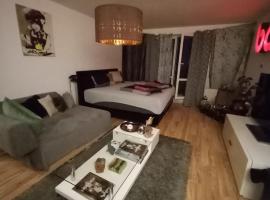 Hotel fotoğraf: Tolle private 2-Zimmer Wohnung im Szene Bezirk Berlin-Friedrichshain