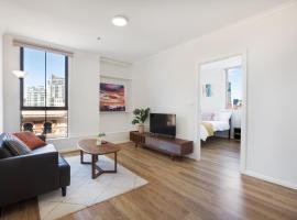 Фотография гостиницы: Vintage Charm 2 Bed Apt Near Flinders Station