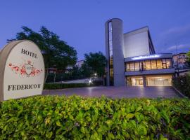 Hotel Federico II, hotel v destinaci LʼAquila