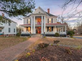 Hotel Photo: The Bagley House: built in 1911