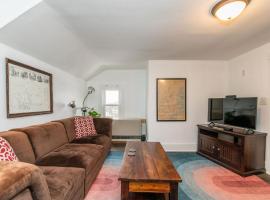 酒店照片: Ideally located 2BR Winooski Apt