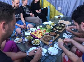 Hana hostel not for Egyptian, hotel in Hurghada