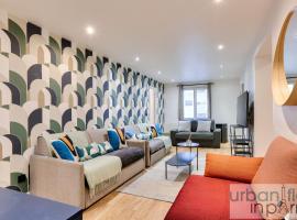 A picture of the hotel: Urban Flat 103 - Spacious Flat near Grands Boulevards