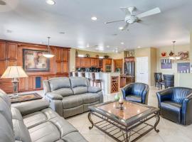 Hotel foto: Surprise Home in Golf Community with Private Pool!